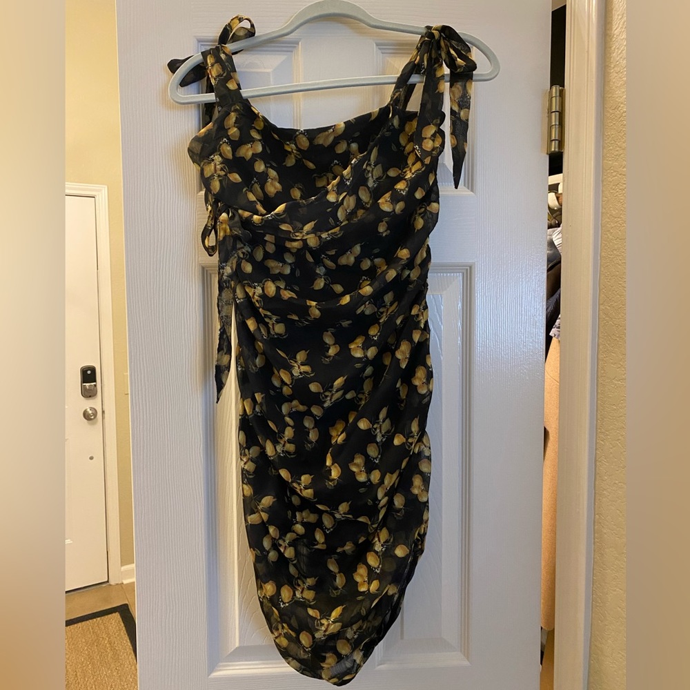 MISSGUIDED Lemon Dress 🍋